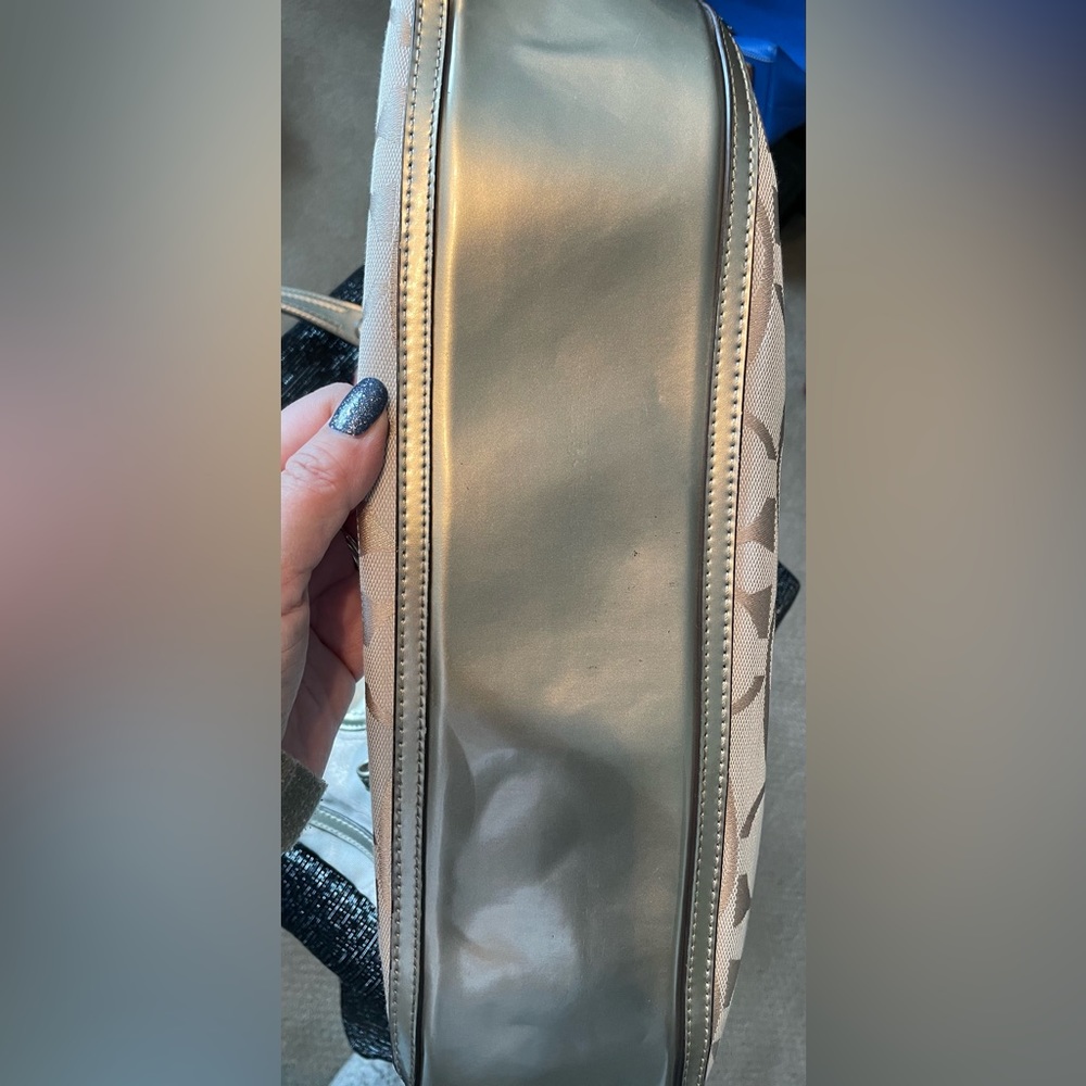 Coach Poppy Signature Hallie East Metallic canvas 👜 - Picture 4 of 10